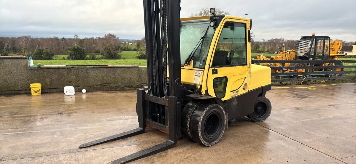 5.5 ton diesel forklift - Image 1