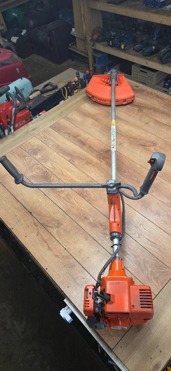 Oleo-Mac strimmer - Image 1