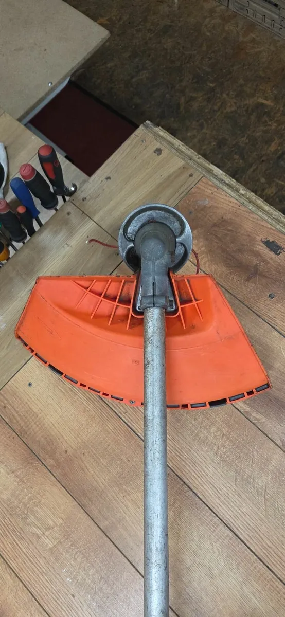 Oleo-Mac strimmer - Image 4