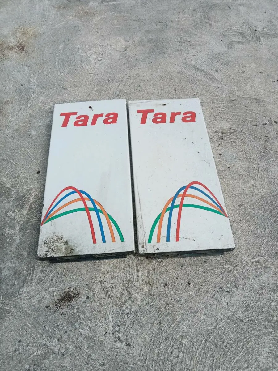 Tara oil panels - Image 1