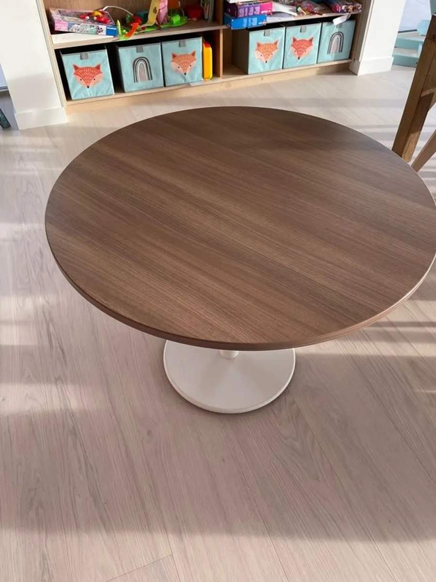 Solid Round Table With Metal Leg - Image 1
