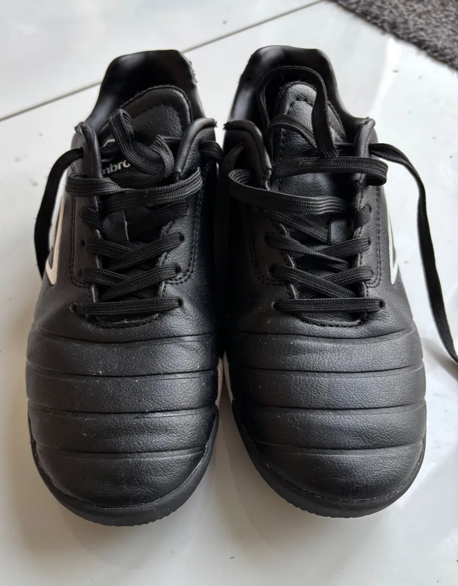 Kids Umbro Calcio Turf Football Shoes - Image 3