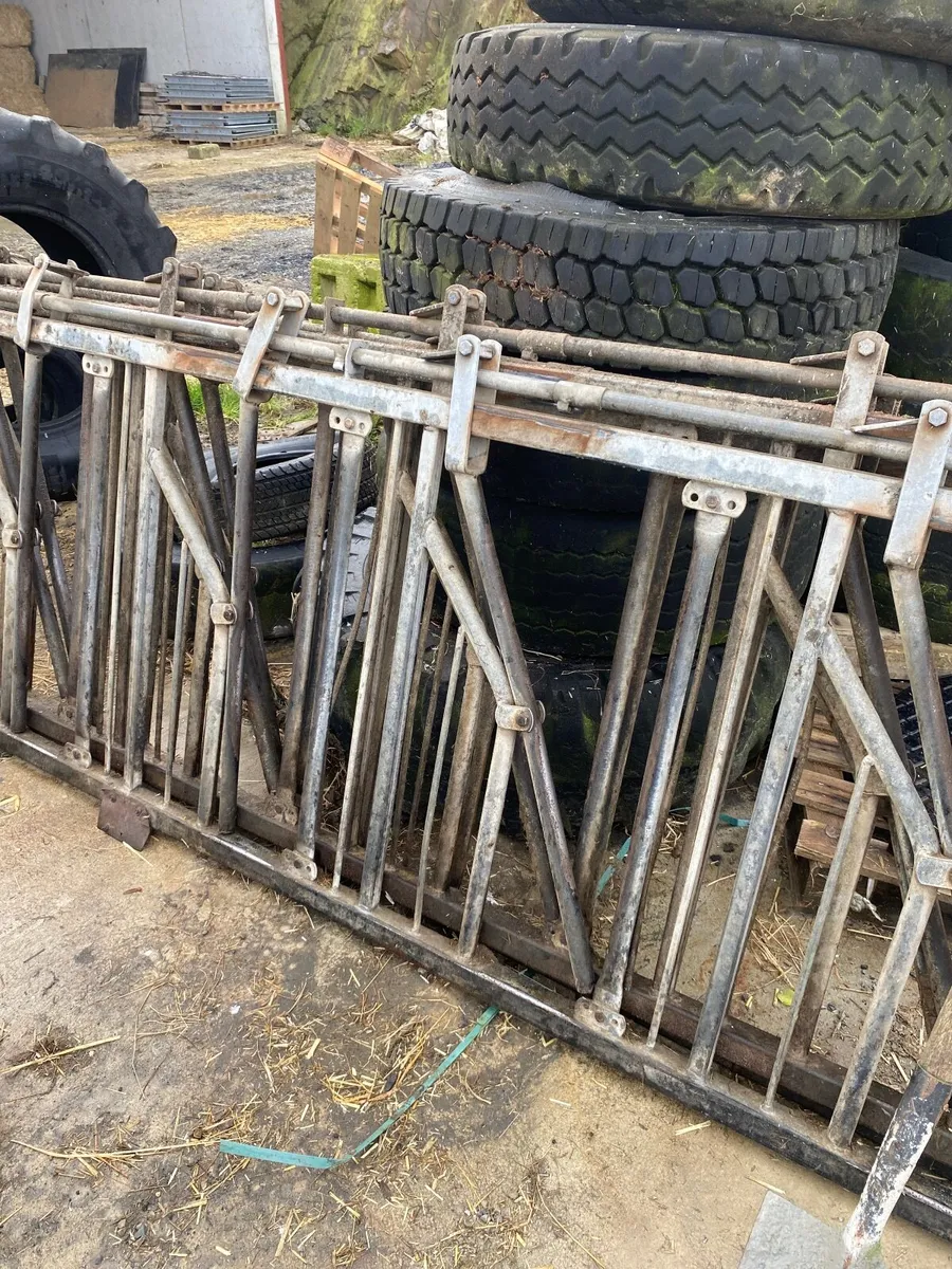 Feed barriers - Image 2