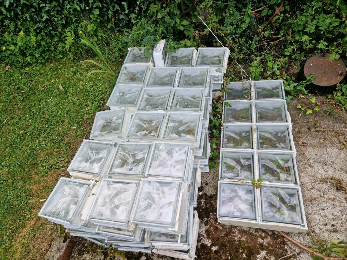 Glass blocks (80 blocks) - Image 1