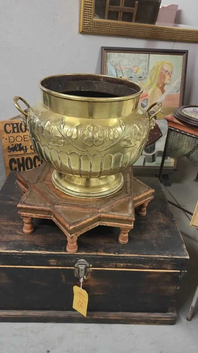 Large 19th century brass planter, jardiniere - Image 3