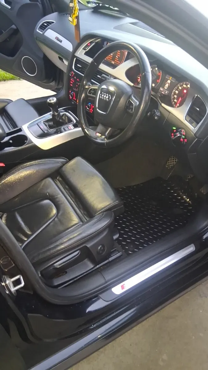 Audi A4 2010 - Image 4