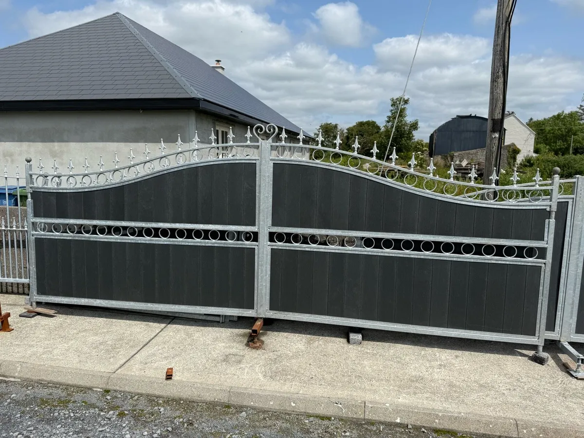 15ft pvc gate for sale - Image 2