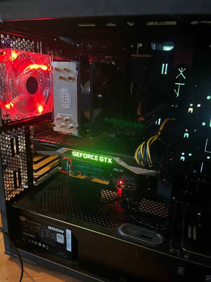 Full gaming setup - Image 3