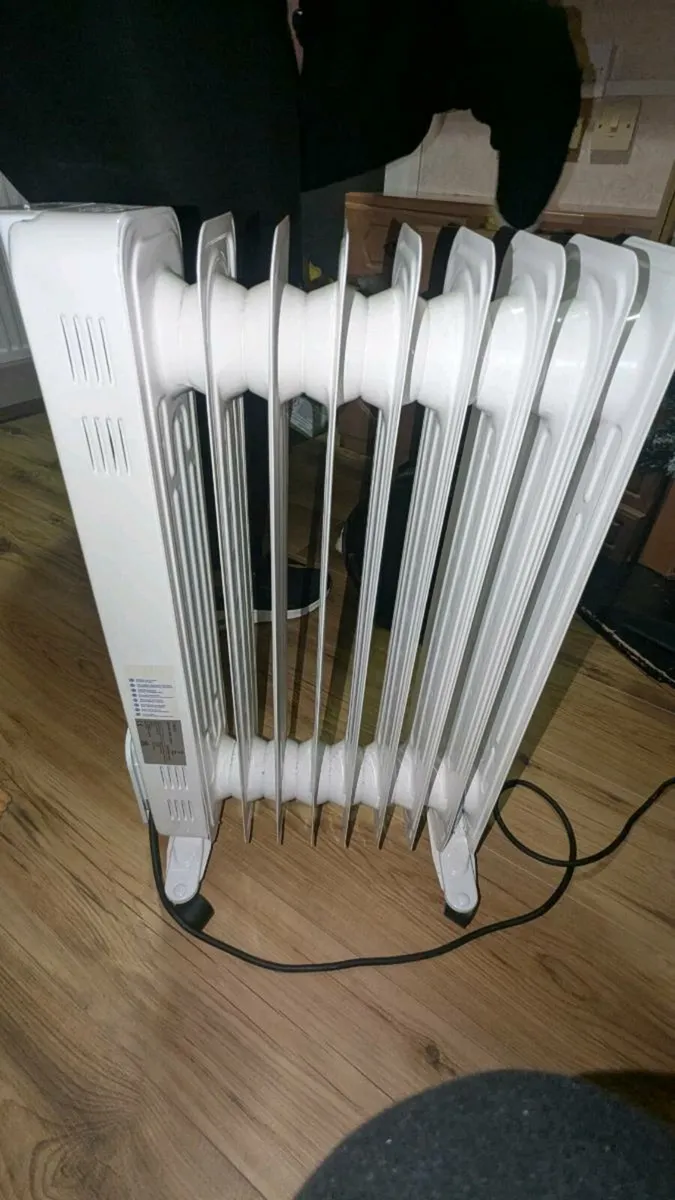 Oil filled electric raidator - Image 1