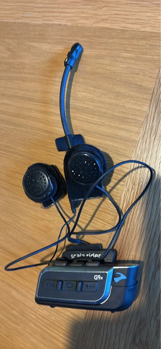 Bluetooth motorcycle headset - Image 1