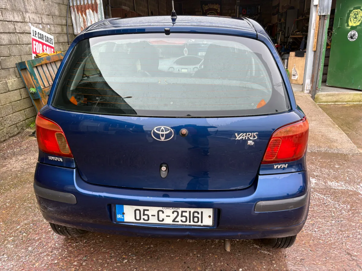 Toyota Yaris 2005 - Image 4