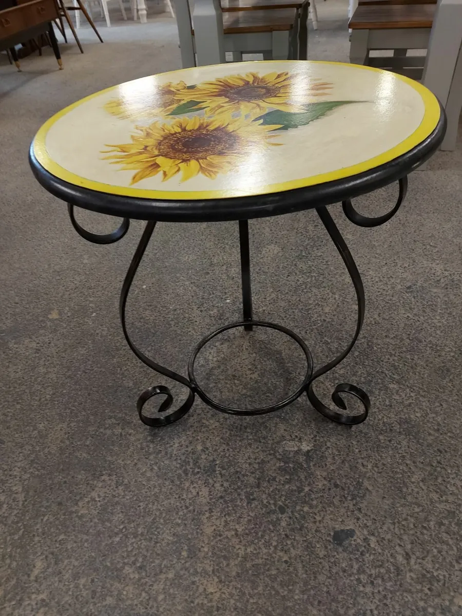 Wrought-iron base side table, artist painted top - Image 3