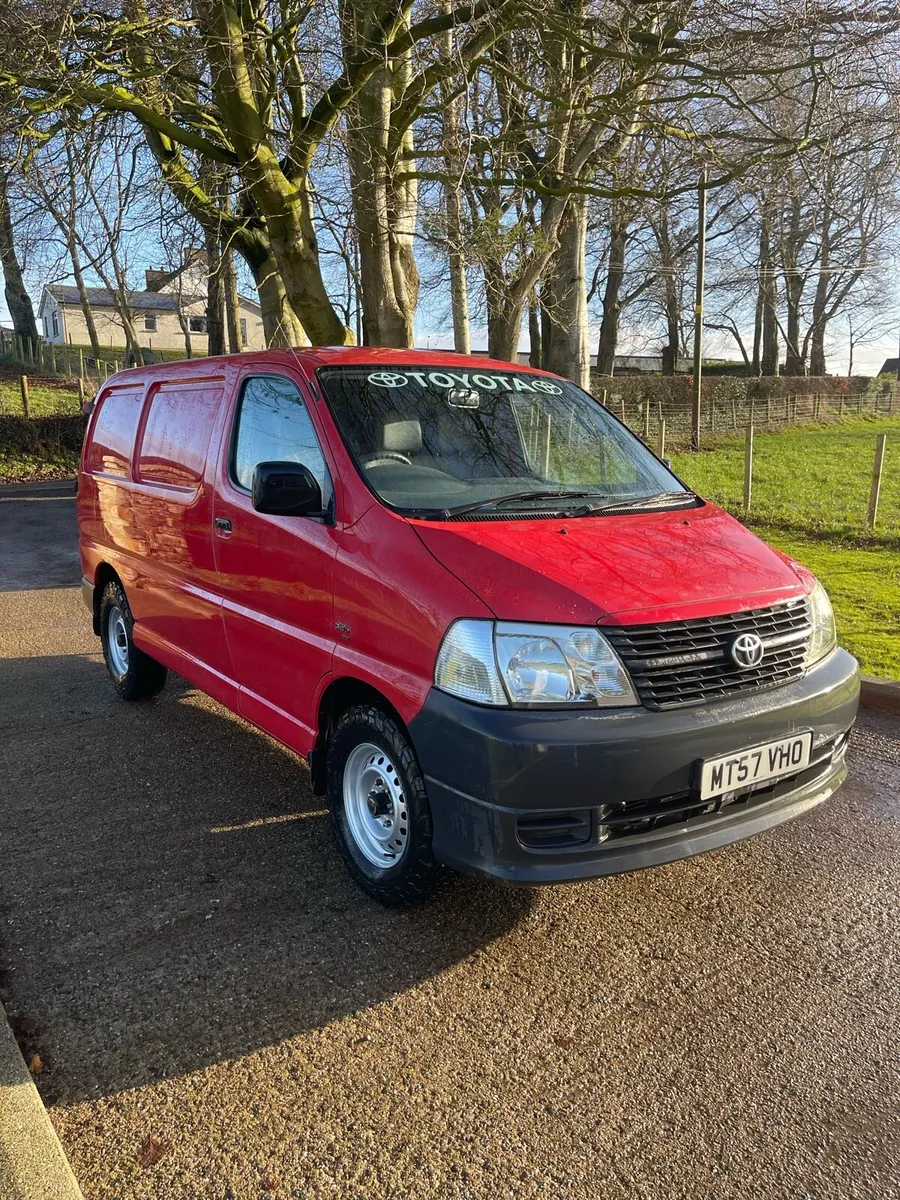 2008 toyota hiace - Image 2