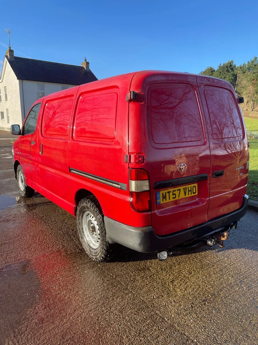 2008 toyota hiace - Image 3