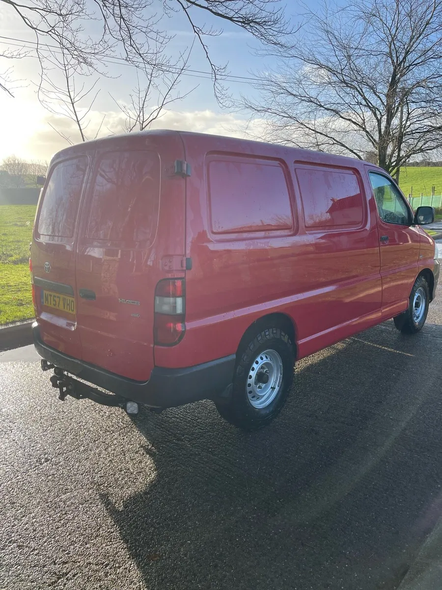 2008 toyota hiace - Image 4