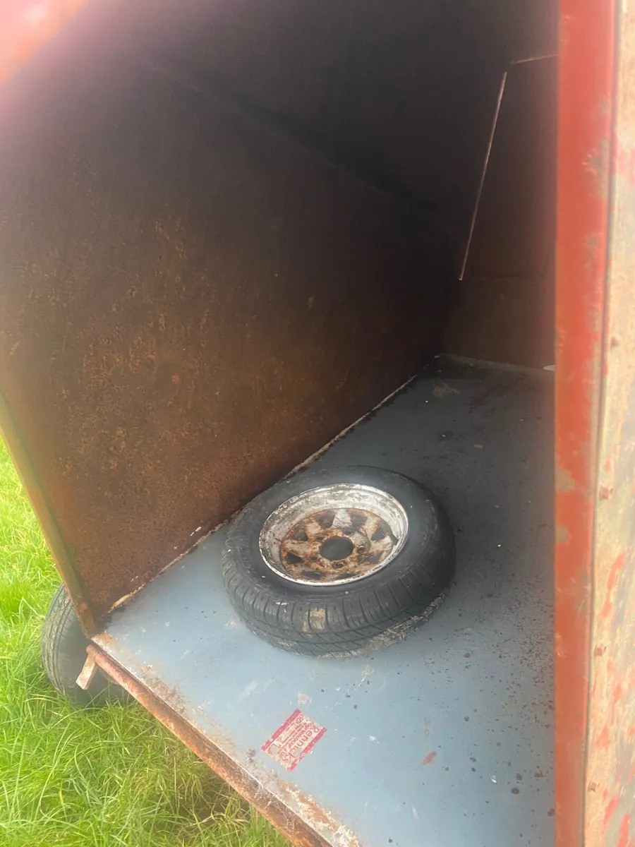 Skip trailer - Image 1