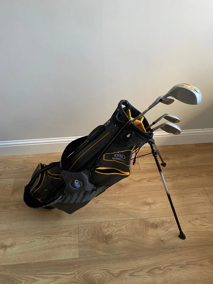 Kids US Golf Clubs and bag - Image 1