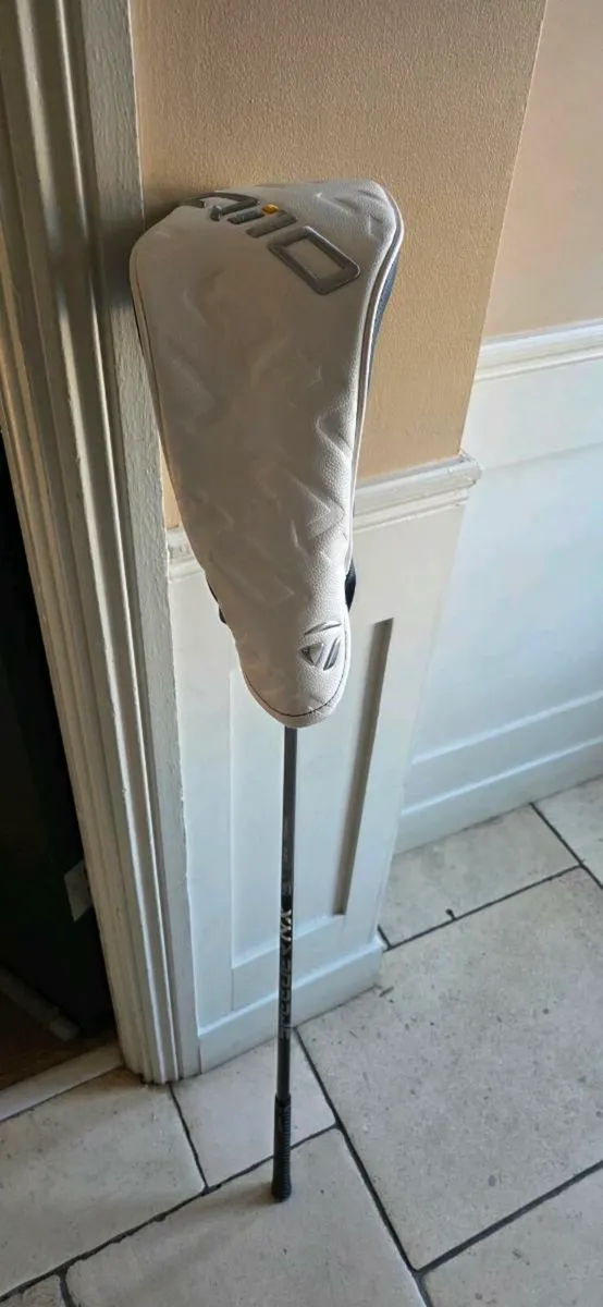 TaylorMade Qi10 MAX Fujikura Speeder Driver - Image 1