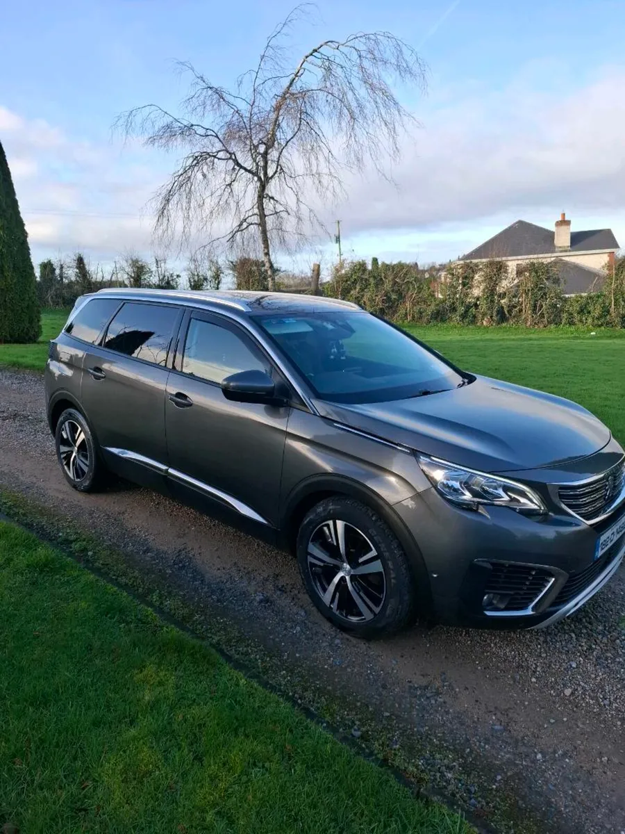 Peugeot 5008 - Image 1