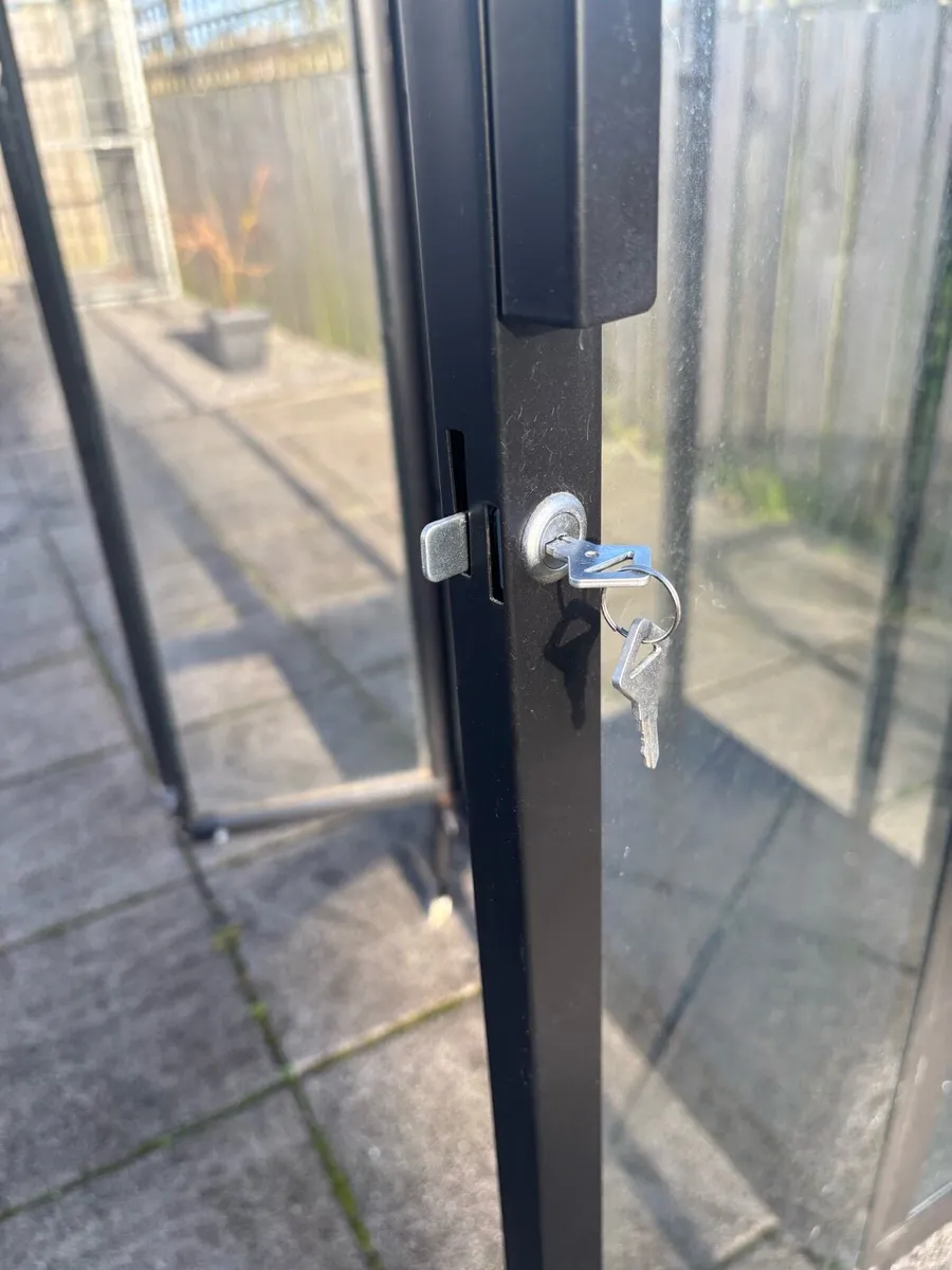 Glass Display Cabinet *Very Strong* - Image 4