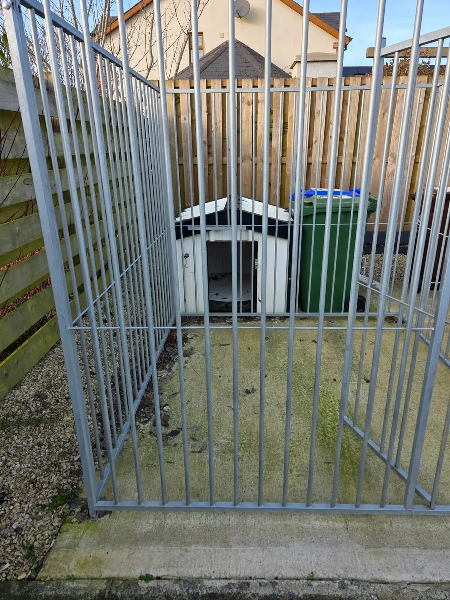 Dog Run & Kennel - Image 2