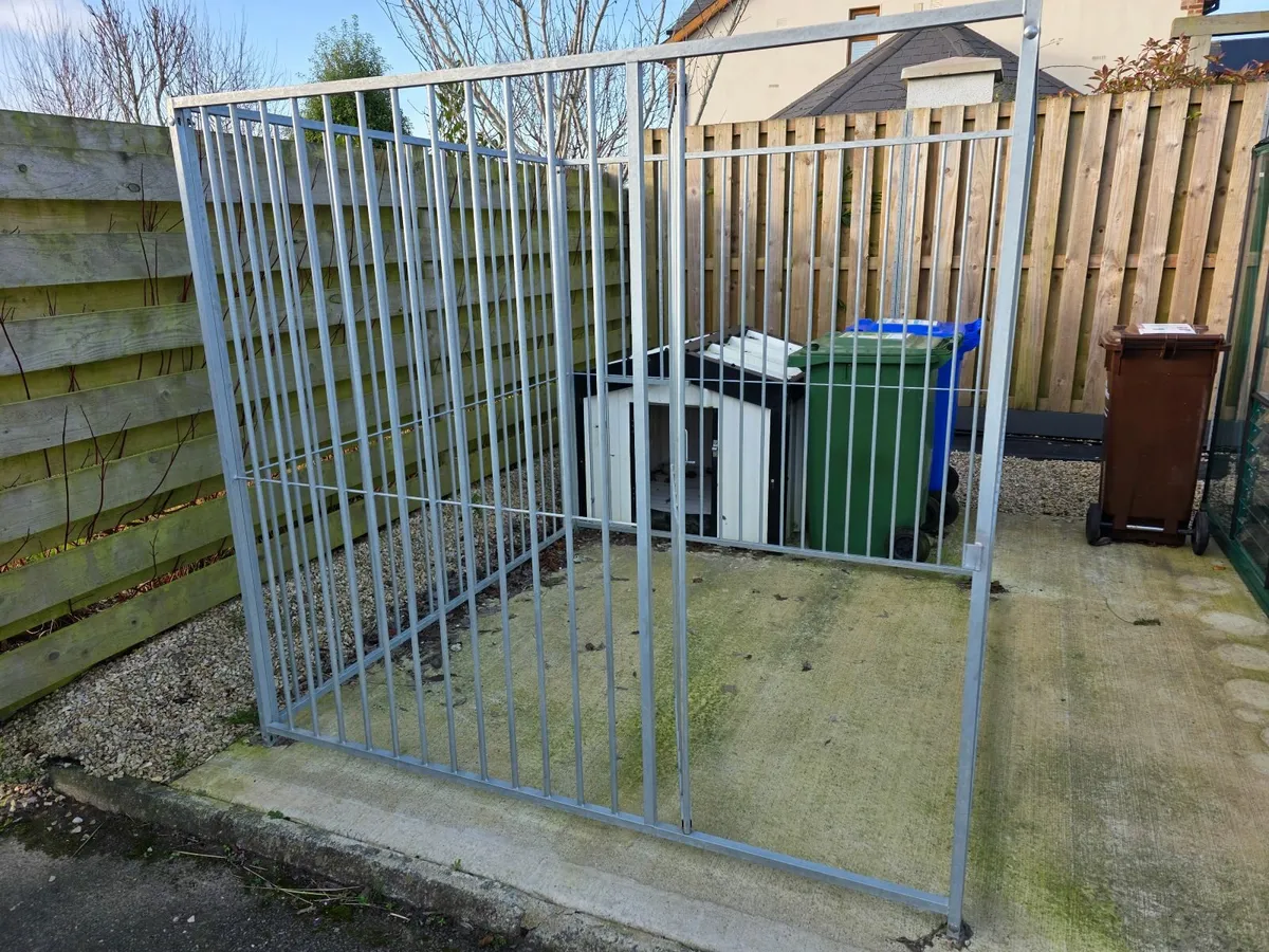Dog Run & Kennel - Image 1