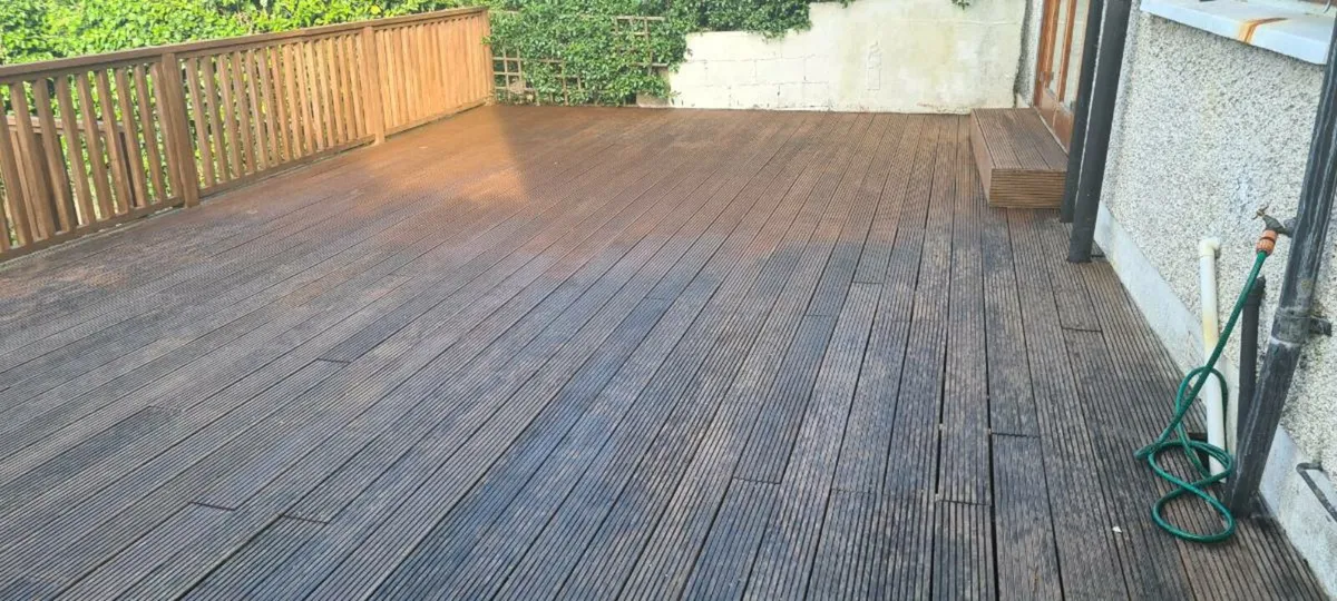 Beautiful wooden decking, railings and steps - Image 3