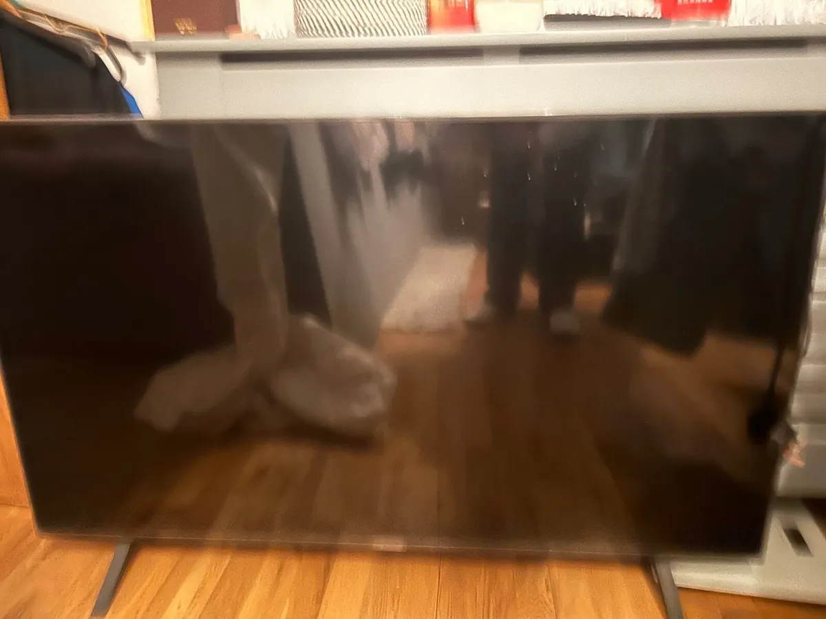 Television 50” Smart 4K - Image 1