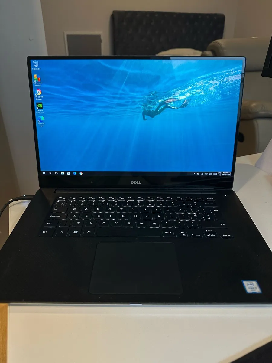 Dell XPS 15 9550 - Image 2