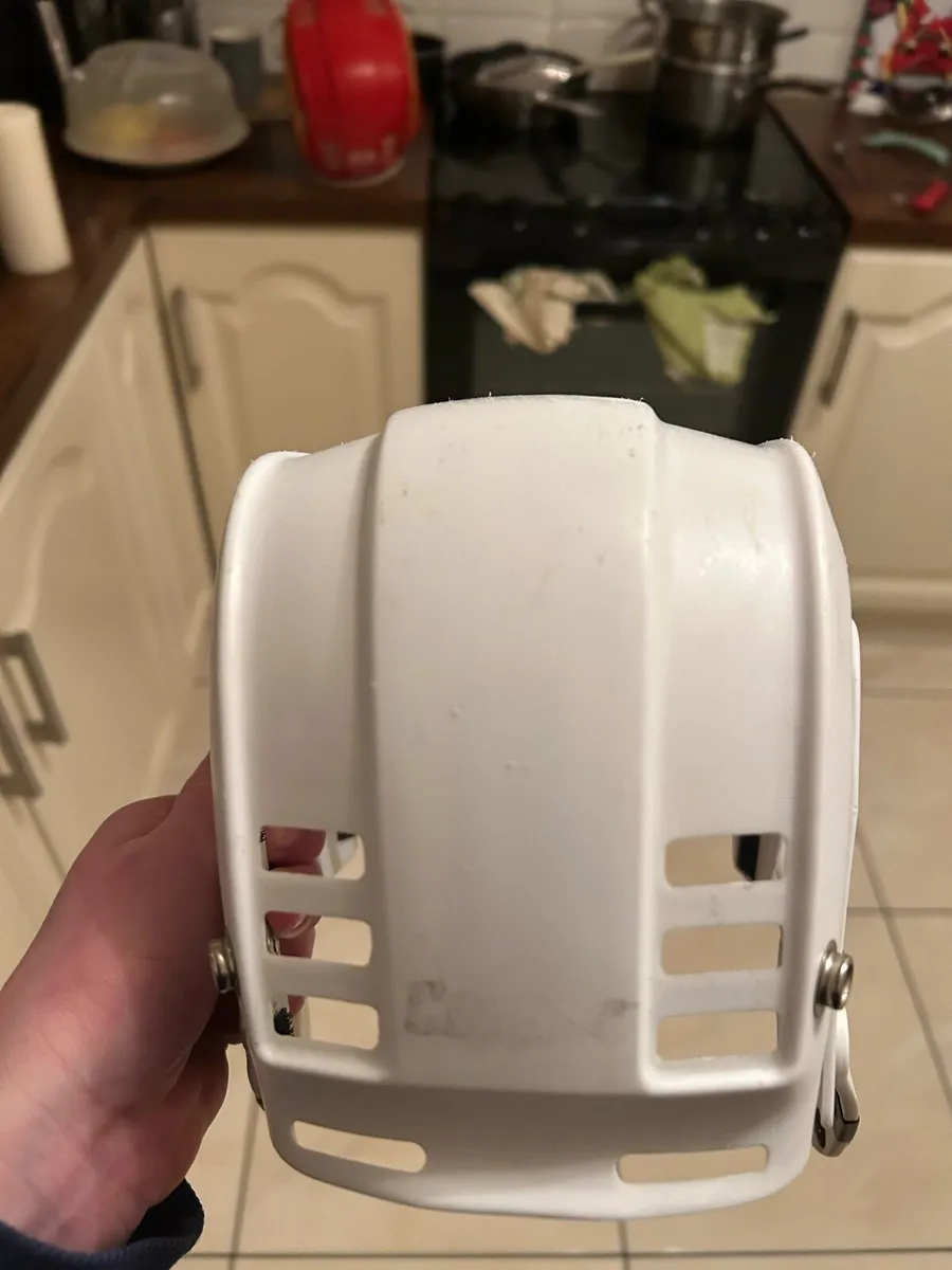 Hurling helmets - Image 1