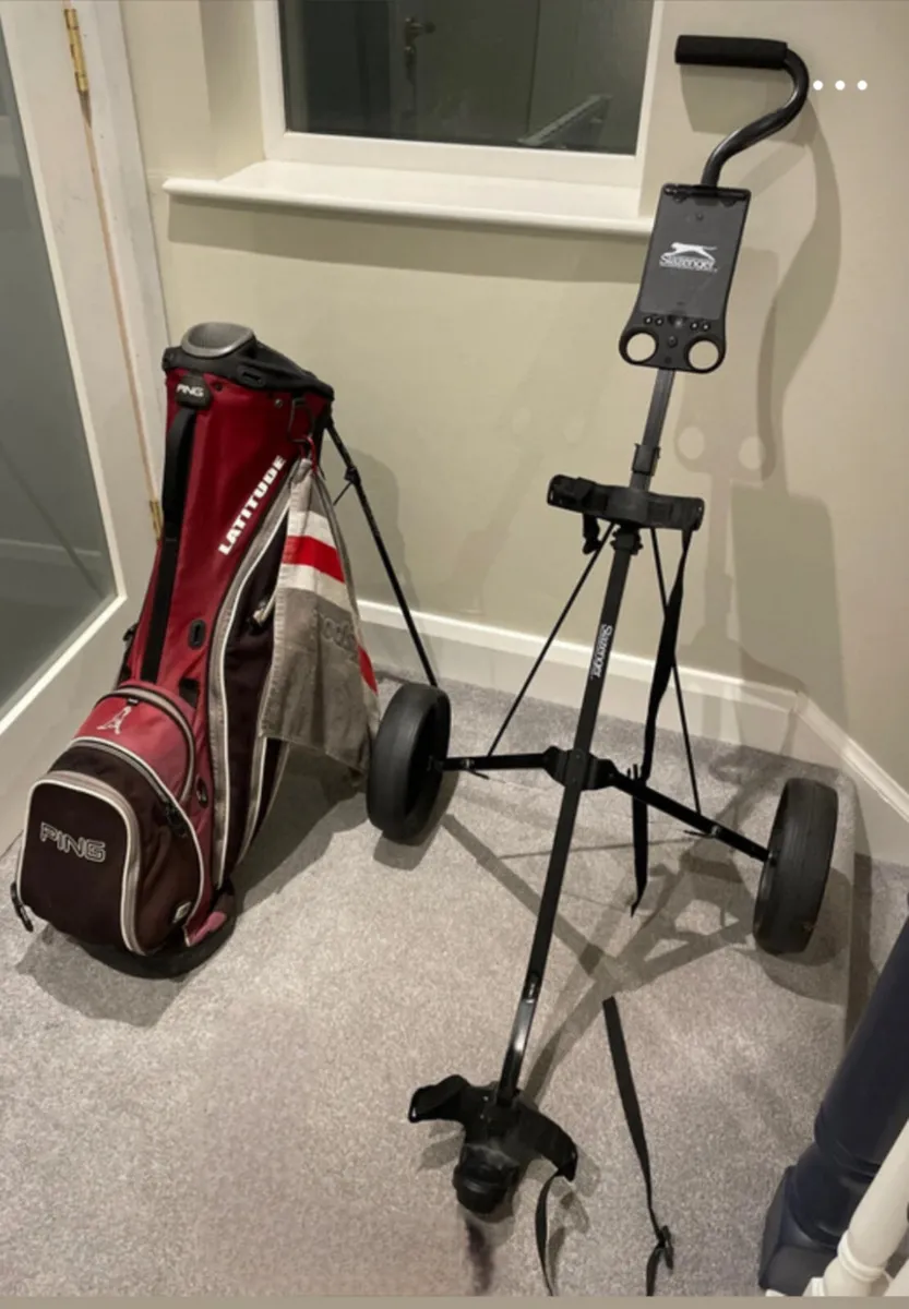 Golf bag and trolly - Image 1