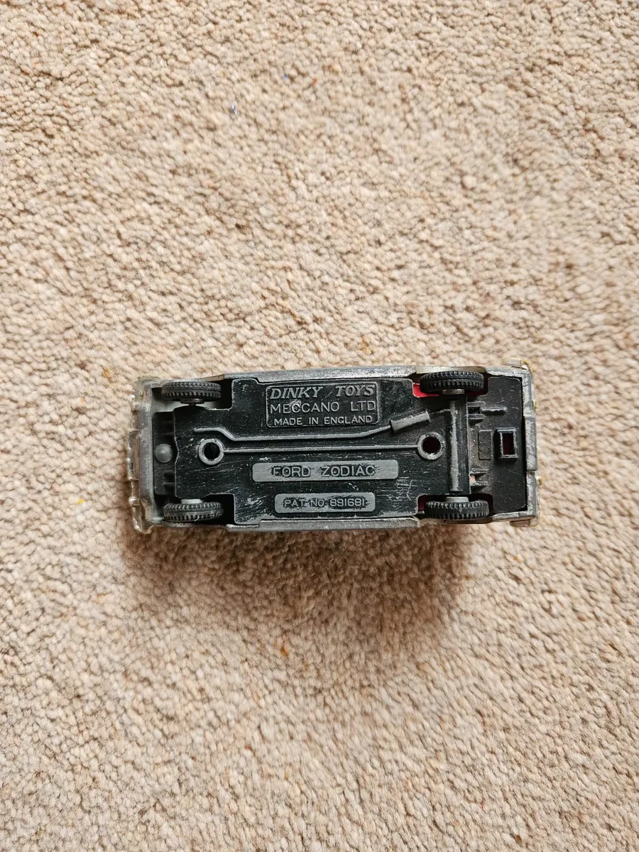Dinky 1970's Ford Zodiac - Image 2
