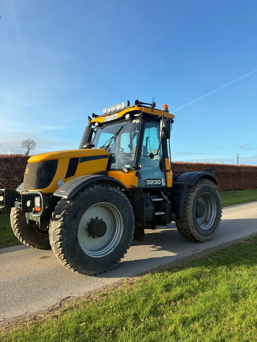 JCB fastrac 3230 - Image 1