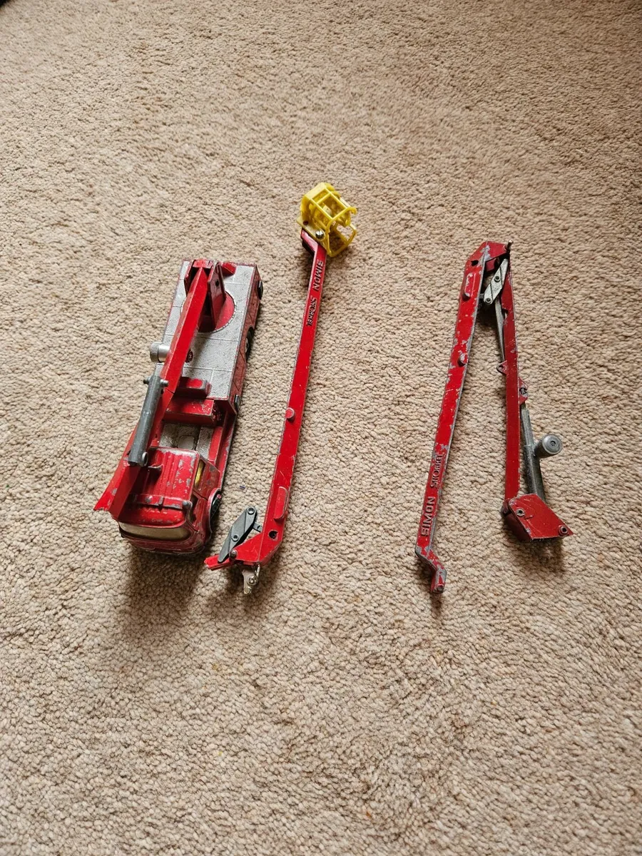 Corgi 1970's Fire Engine - Image 2