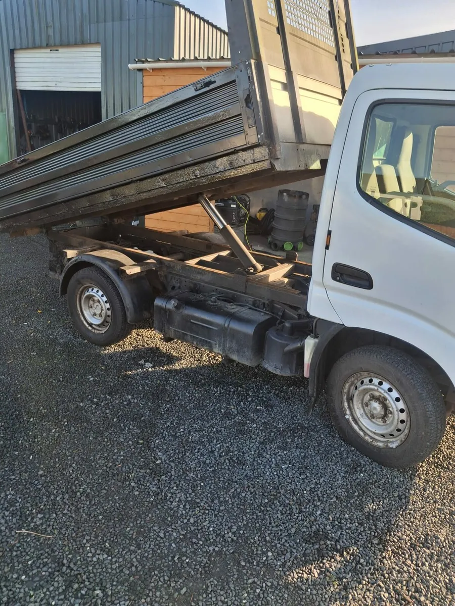 Toyota dyna tipper - Image 1
