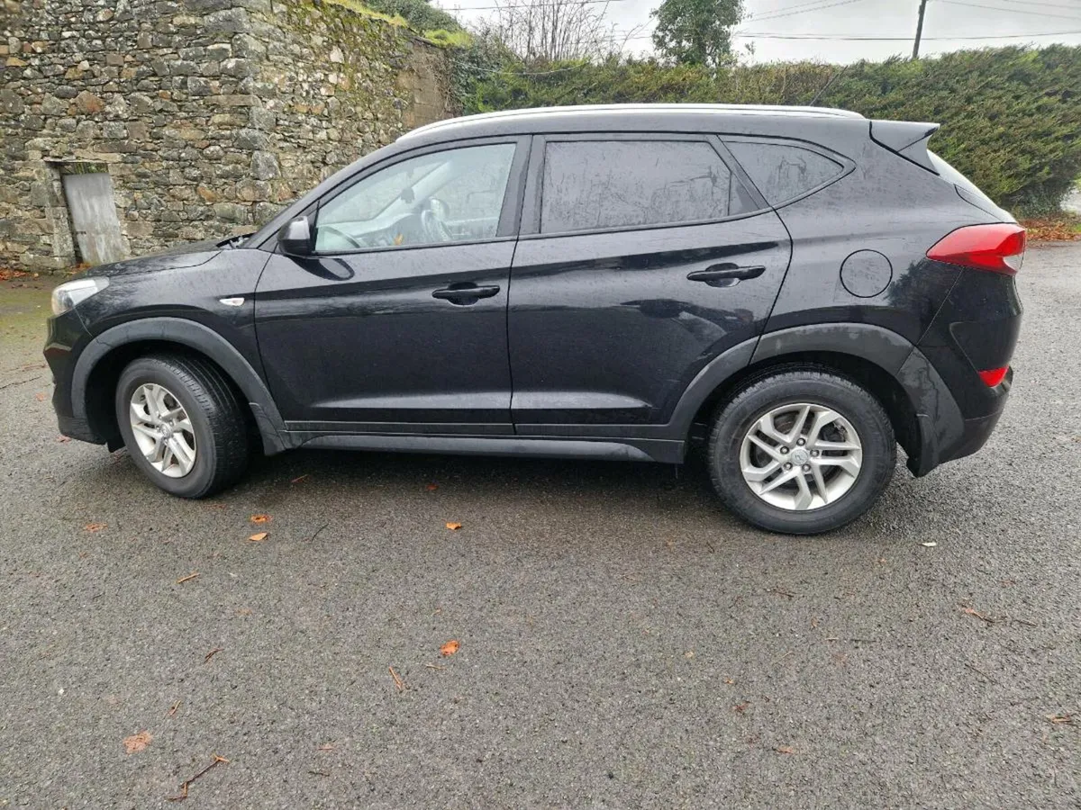 Hyundai Tucson 1.7 Commercial - Image 4