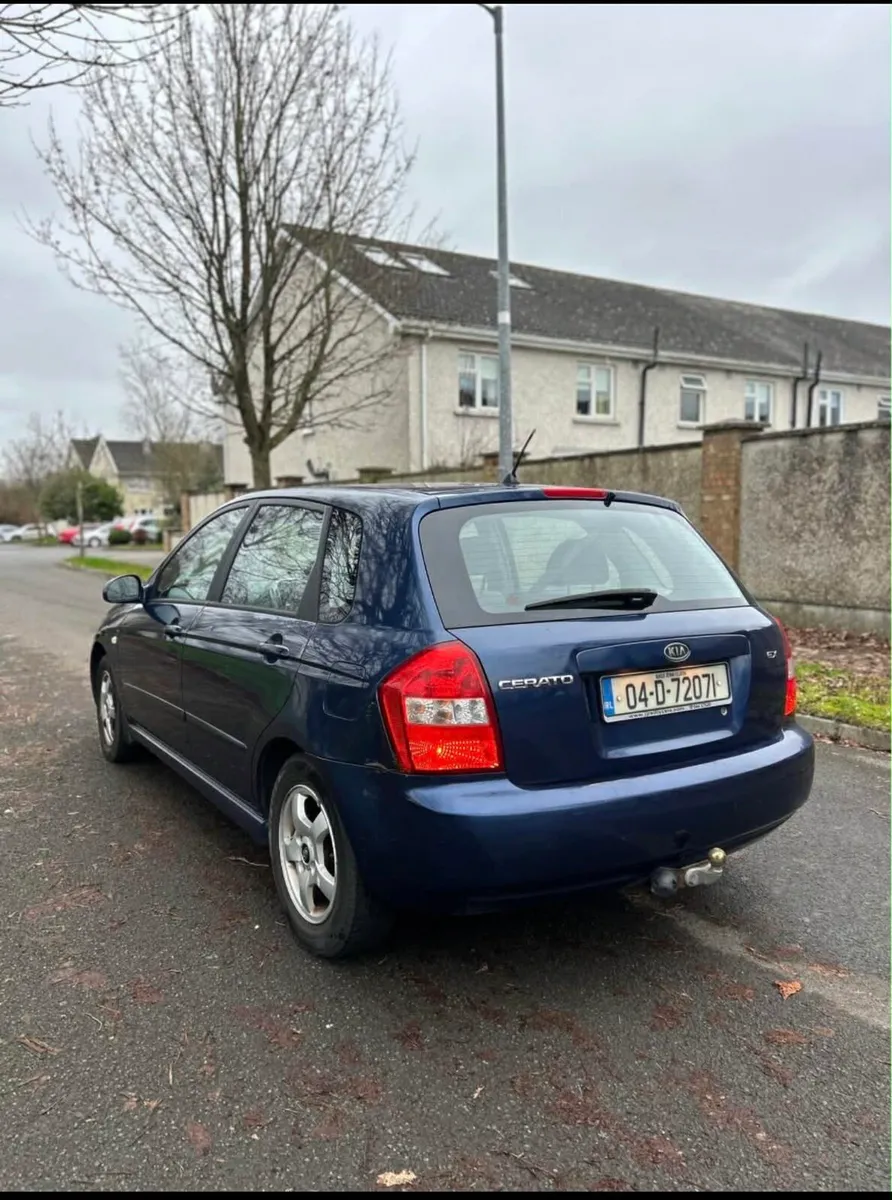 KIA CERATO AUTOMATIC LOW MILES NCT AND TAX - Image 4