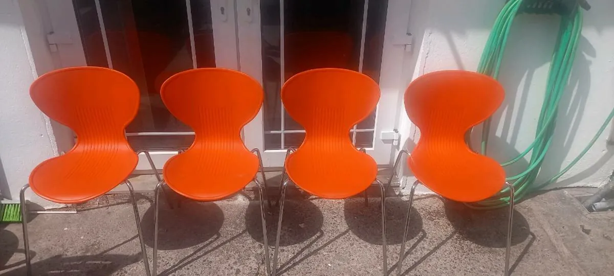 Sienna stackable Orange/Chrome chairs (x4) - Image 1
