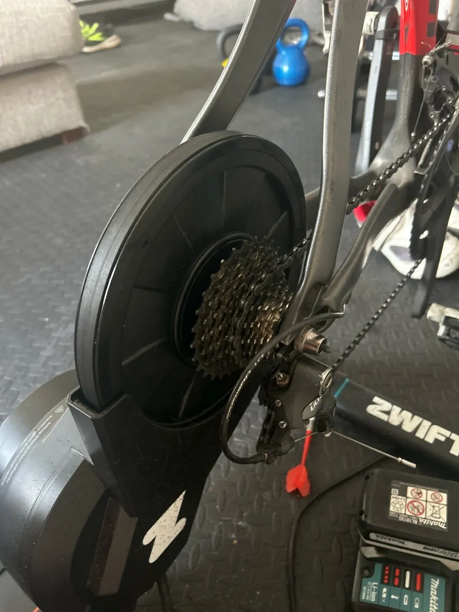 Zwift Hub Turbo trainer - Image 2