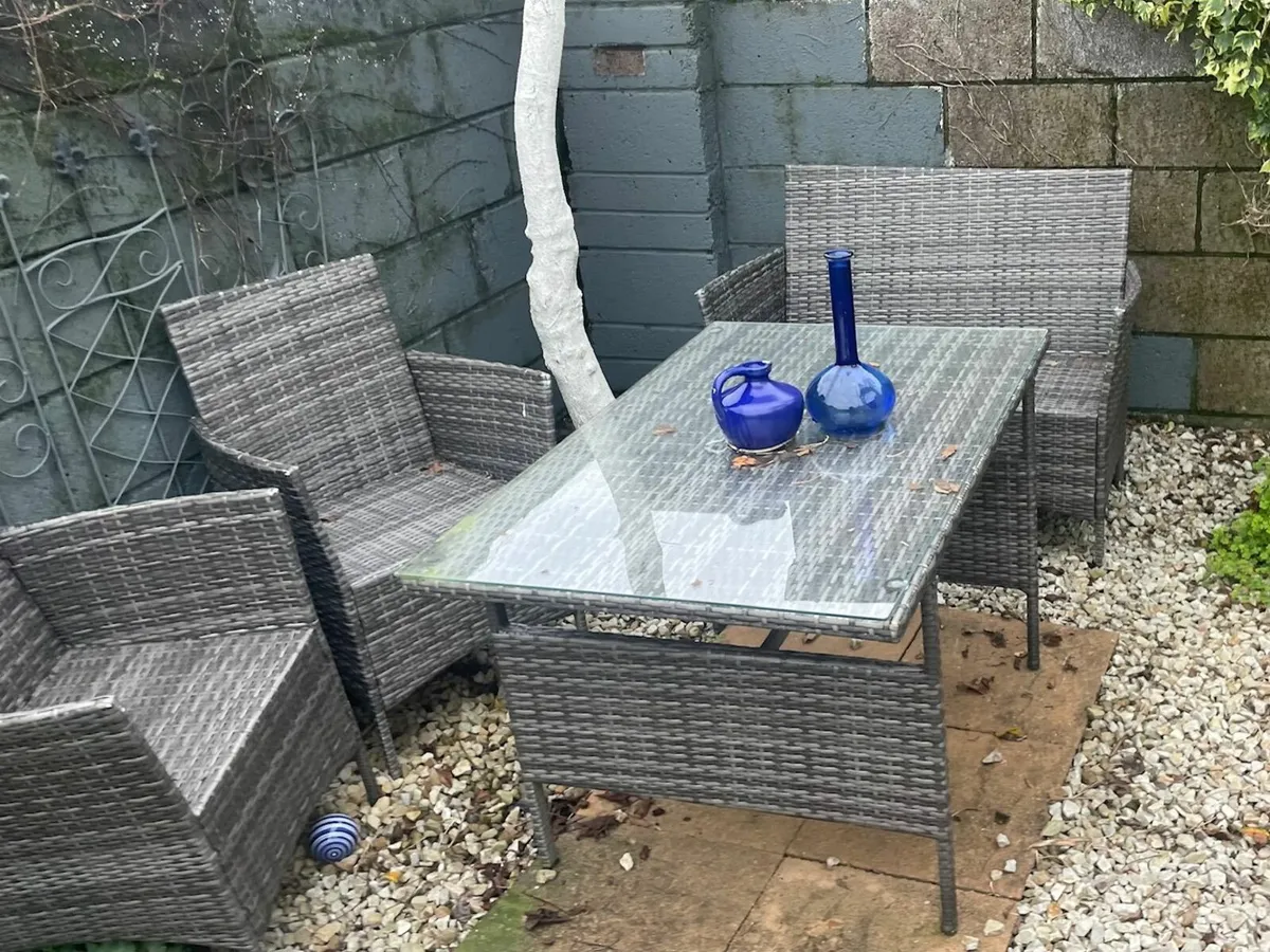 Garden furniture - Image 1