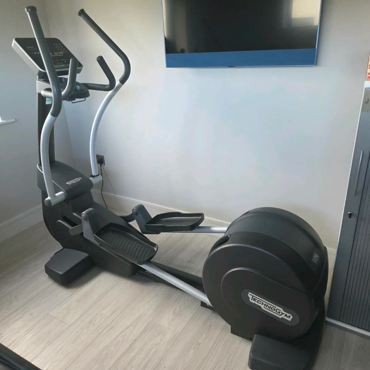 TechnoGym Cross Trainer - Image 2