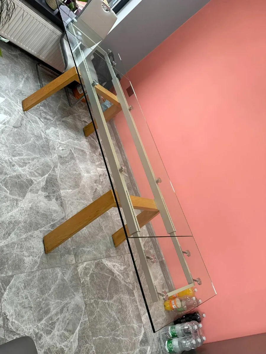 Table with chairs - Image 3