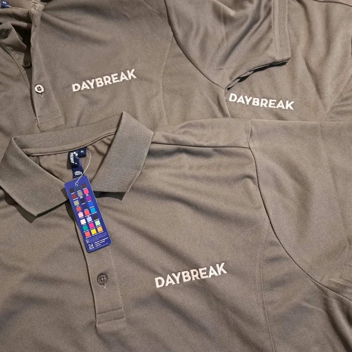 3x Daybreak Workwear Polo Shirts - Image 2