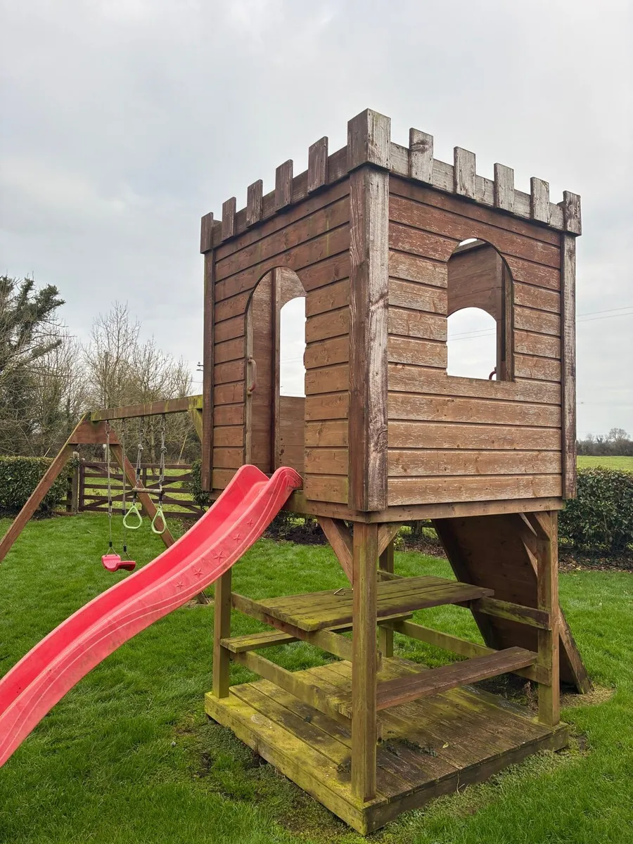 Swing and castle slide - Image 2