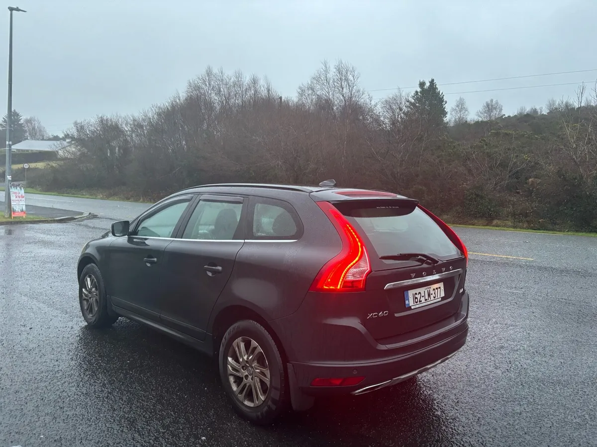2016 VOLVO XC60 2.0 D4 SE NAV 190BHP - Image 4