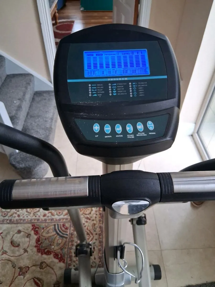 Cross trainer - Image 2