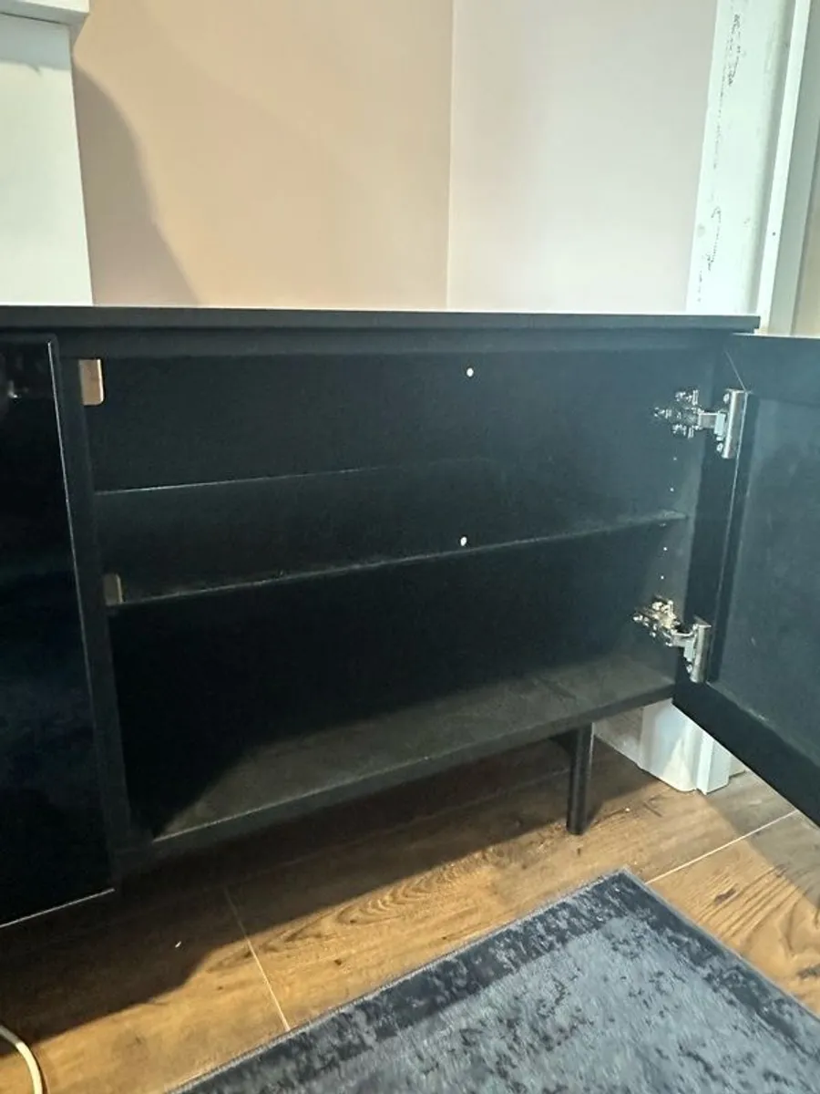 TV Unit - Image 2