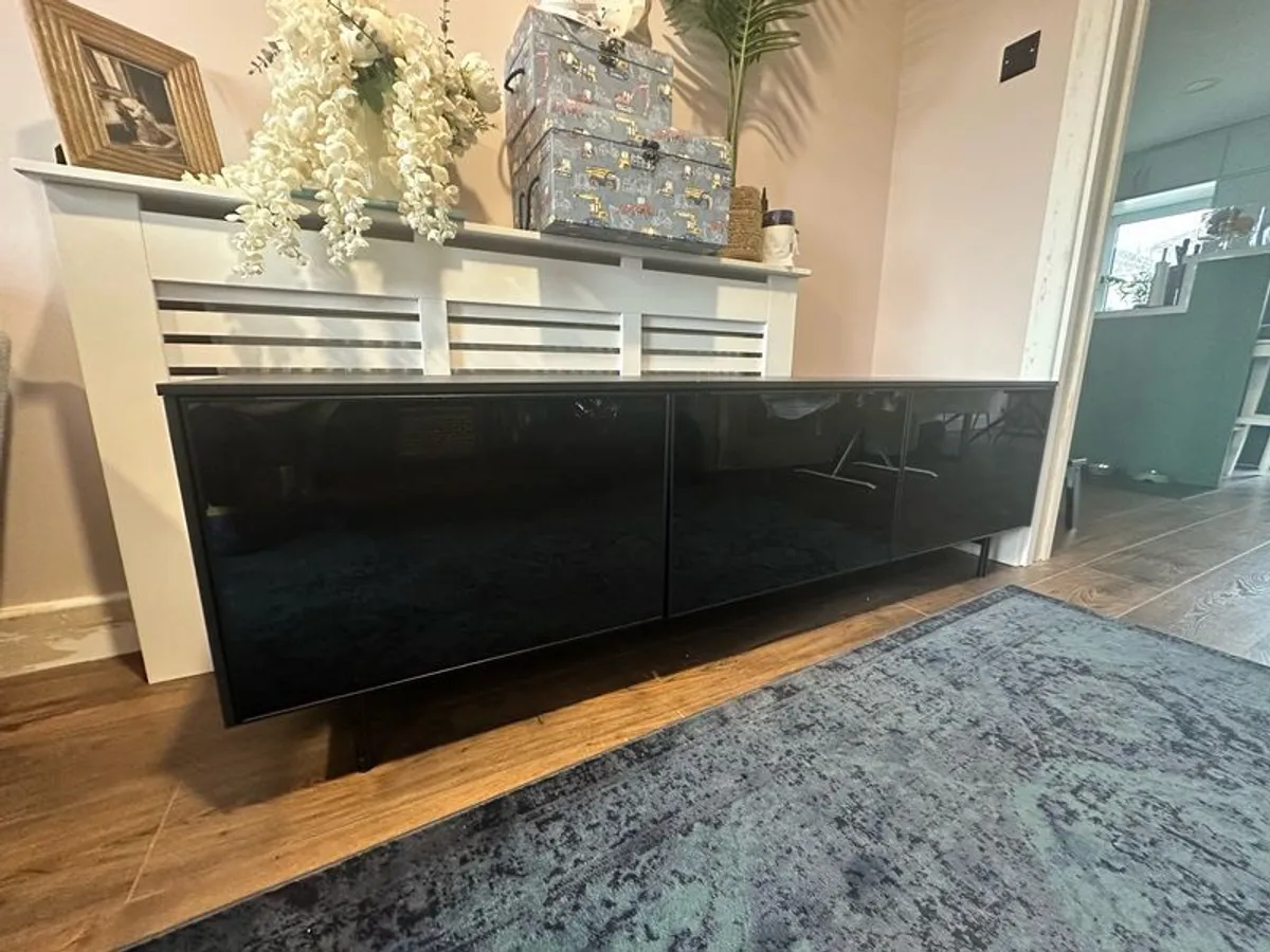 TV Unit - Image 3