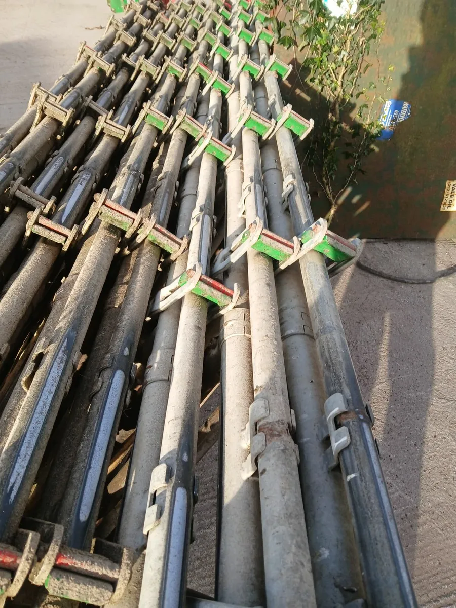 Feed barriers - Image 3