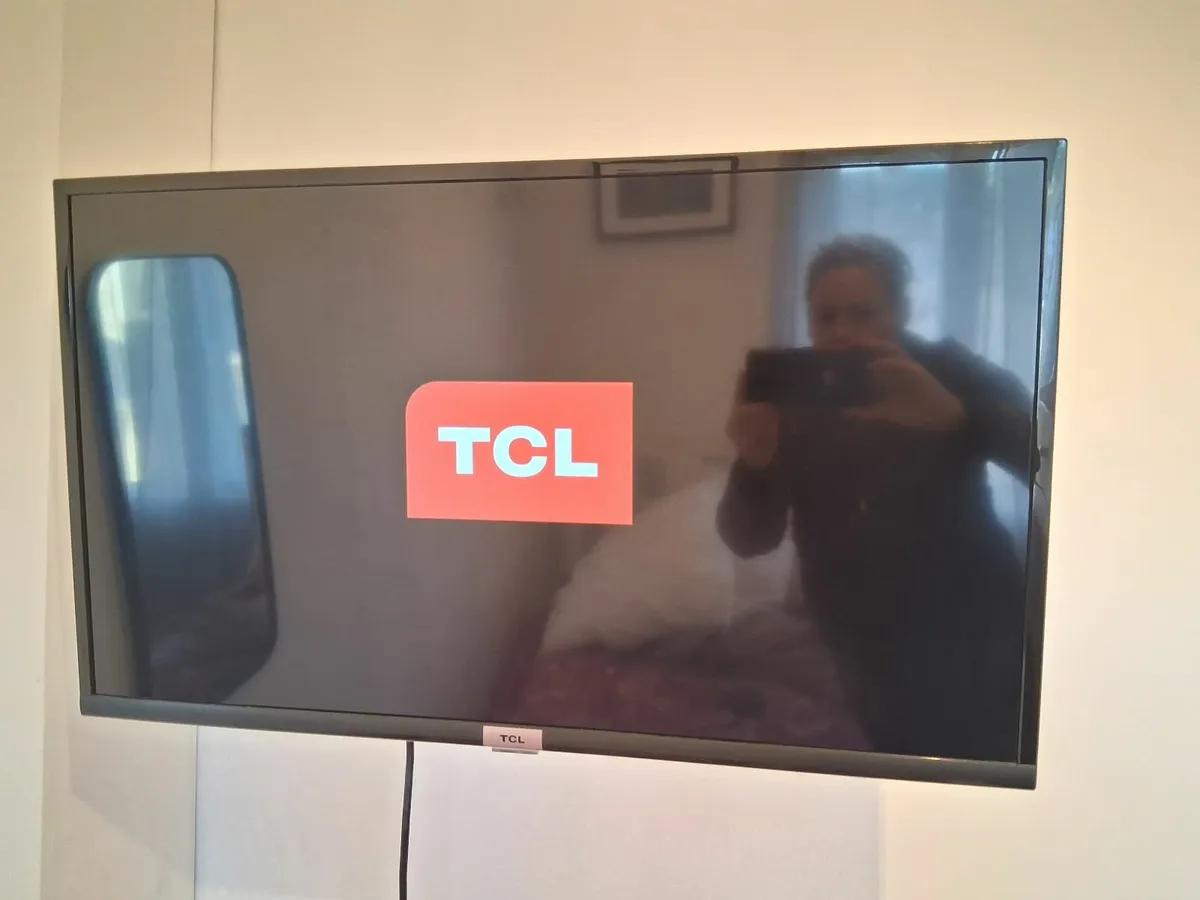 42 Inch TV Screen with Bracket - Image 1